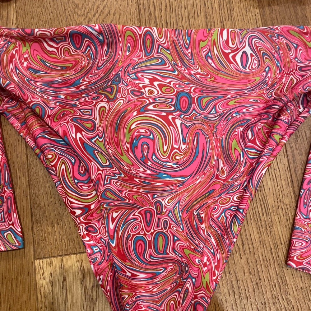 Play It Cool Swirly Rave Set - Picture 4 of 7